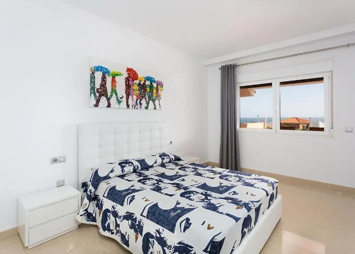 Deluxe Apt. 110qm+terrasse 60qm Pool Wifi Golf Yachthafen *